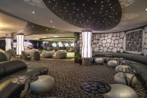 Black and White Lounge