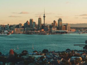 Auckland: Disembark Ship & Hotel Stay