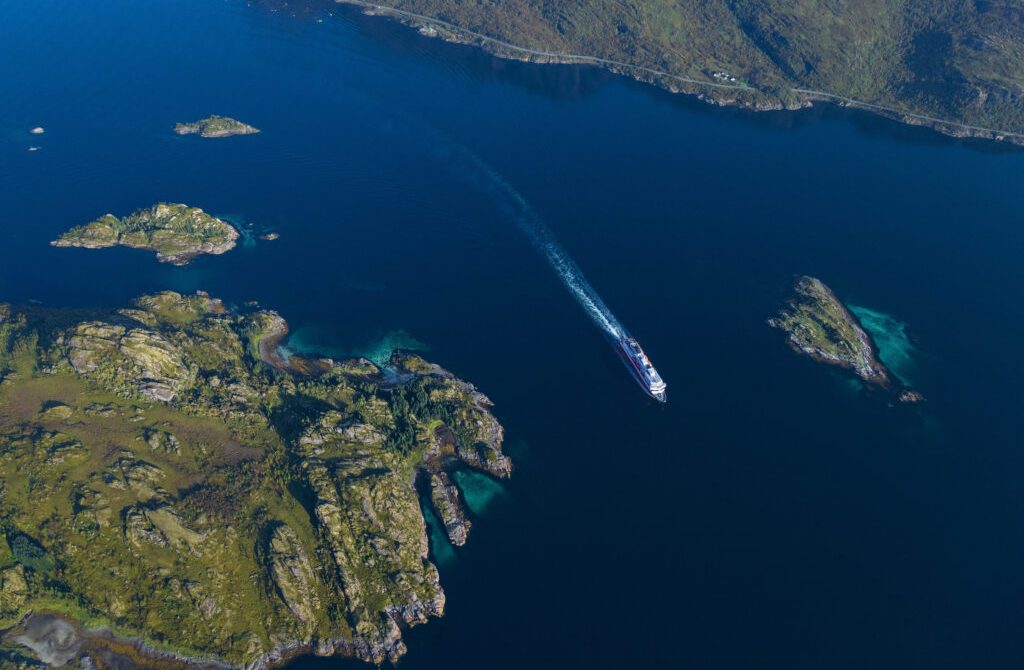 Northern Lights & Scenic Norway Rail Journey & Sail