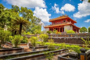Huế: Disembark Ship & Hotel Stay