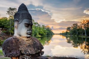 Kampong Cham: Disembark Ship & Siem Reap Hotel Stay
