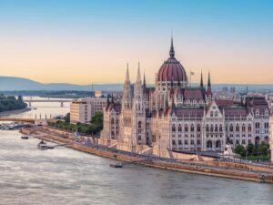 Budapest: Overnight in Port