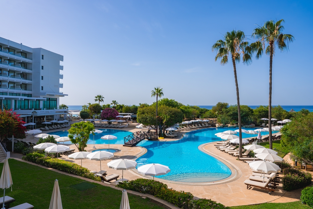Retired Security Expert Reveals the Hotel Mistakes That Could Put Your Life at Risk—Are You Making Them?