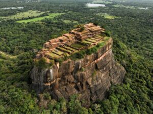 Kandy: Tour & Hotel Stay