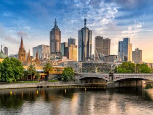 Melbourne: Overnight in Port