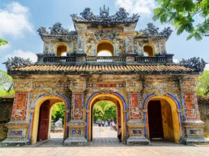 Huế: Tour & Hotel Stay
