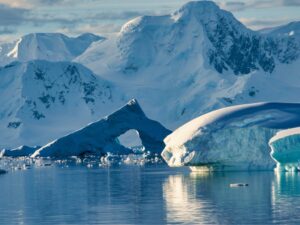 Antarctic Peninsula: Scenic Cruising & New Year’s Eve