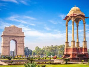 Singapore: Disembark & Delhi Hotel Stay