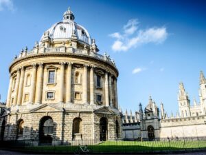 Southampton: Disembark & Oxford Hotel Stay