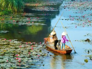 Hanoi: Overnight in Port