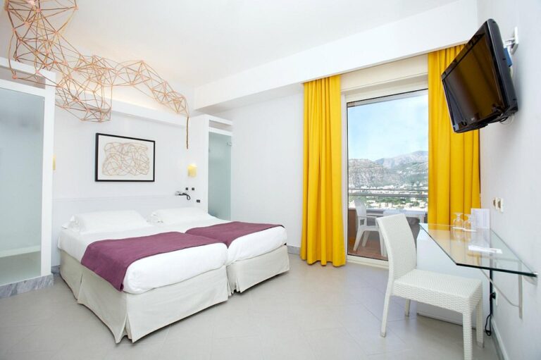Art Hotel Gran Paradiso (Or Similar)