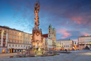Stroll Through History: The Heart of Linz and Pöstlingbergbahn