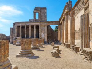 Pompeii: Winery Tour & Hotel Stay