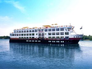 Luxor: Embark Ship & Overnight in Port