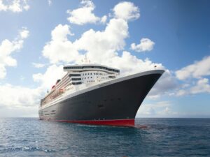 Southampton: Disembark & Embark Ship