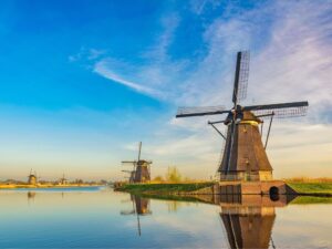 Rotterdam: Disembark & Amsterdam Hotel Stay
