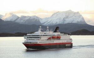 Bergen: Embark Ship
