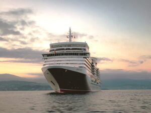 Cape Town: Embark Ship